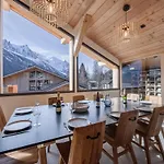 Avec Jacuzzi Et Animaux Admis, Vue Mont-blanc - Fr-1-343-259 Chalet *