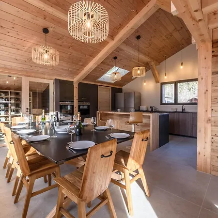 Avec Jacuzzi Et Animaux Admis, Vue Mont-blanc - Fr-1-343-259 Chalet *