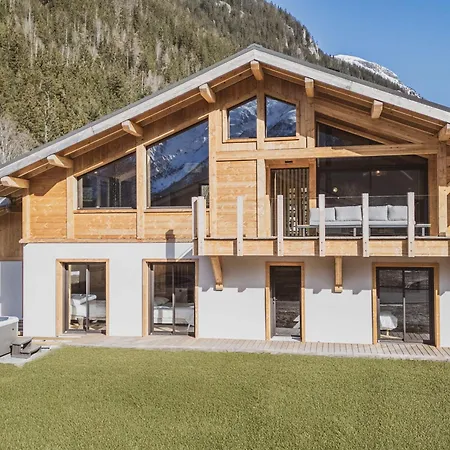 Avec Jacuzzi Et Animaux Admis, Vue Mont-blanc - Fr-1-343-259 Chalet *